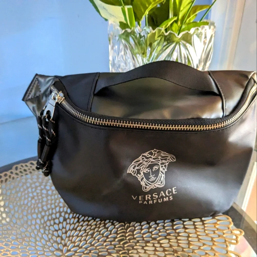Versace - Picture 3 of 8